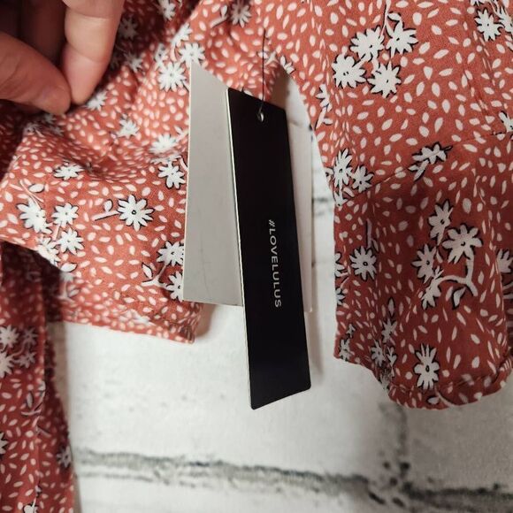 Lulus Short Sleeve Cropped Tie Front Carnation Crush Floral Top Womens Small - Picture 10 of 12